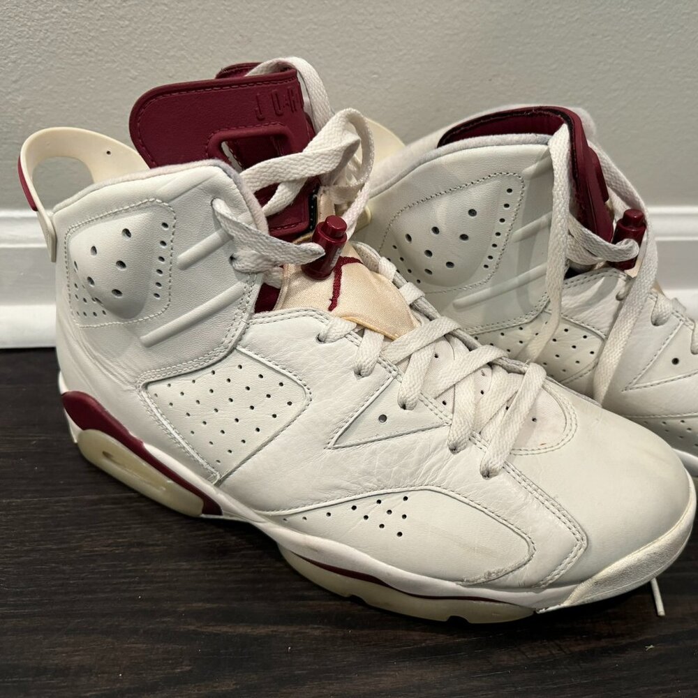 Jordan 6 Retro Maroon (Men's Size 11)